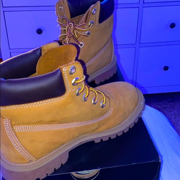 Timbs - Picture 2 of 2